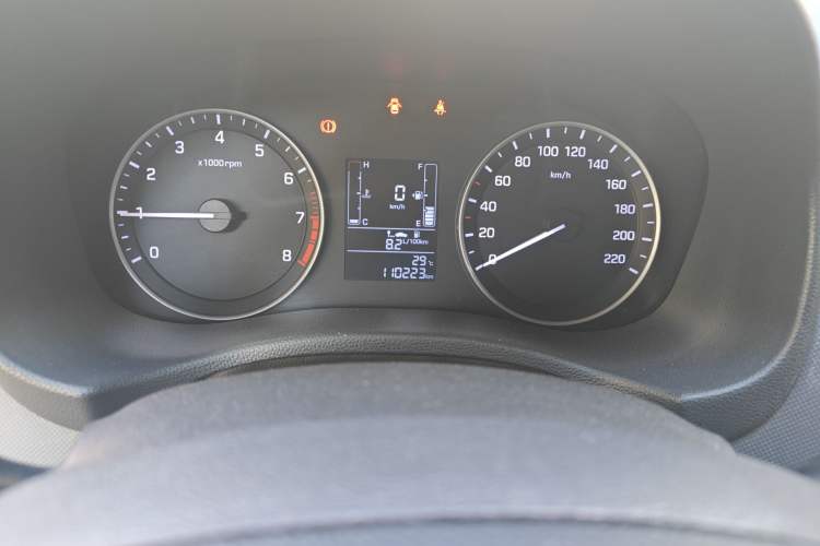 Used Hyundai ix25 2015 1.6L Manual Two-Wheel Drive Fashionable GS Model Odometer Close Up