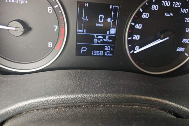 Used Hyundai ix25 2015 1.6L Automatic Two-Wheel Drive Smart GLS Trim Odometer Close Up