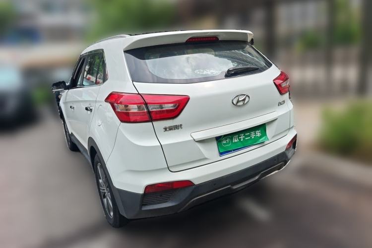 Used Hyundai ix25 2015 1.6L Automatic Two-Wheel-Drive Deluxe DLX Model Rear Left 45 Deg