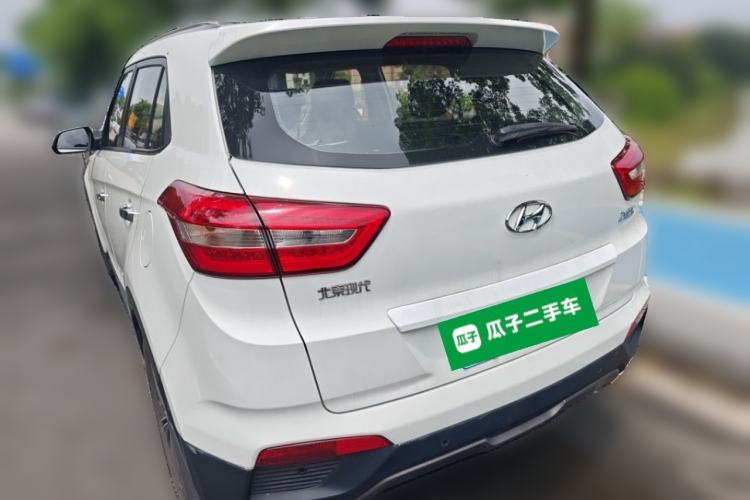 Used Hyundai ix25 2015 1.6L Automatic Two-Wheel-Drive Deluxe DLX Model Rear Left 45 Deg