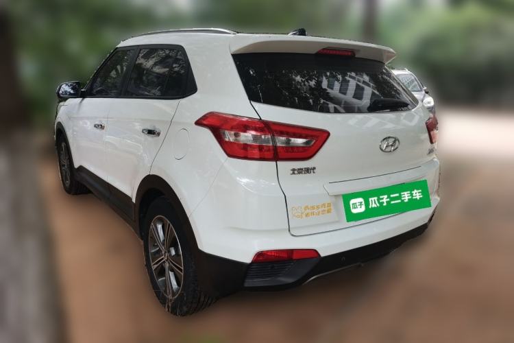 Used Hyundai ix25 2015 1.6L Automatic Two-Wheel-Drive Deluxe DLX Model Rear Left 45 Deg