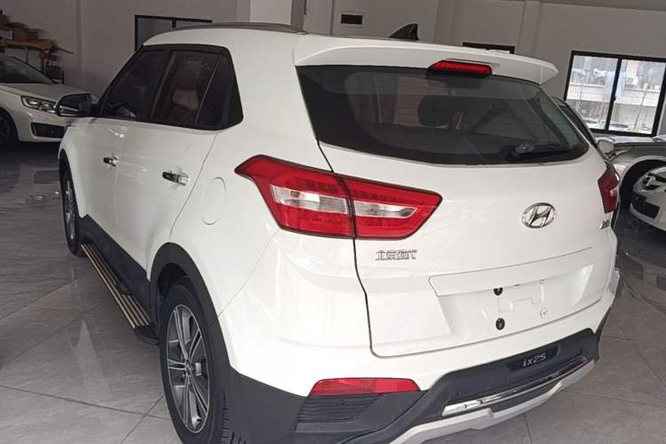 Used Hyundai ix25 2015 1.6L Automatic Two-Wheel-Drive Deluxe DLX Model Rear Left 45 Deg