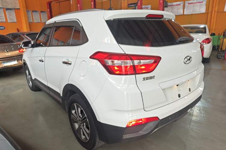Used Hyundai ix25 2015 1.6L Automatic Two-Wheel Drive Smart GLS Trim Rear Left 45 Deg