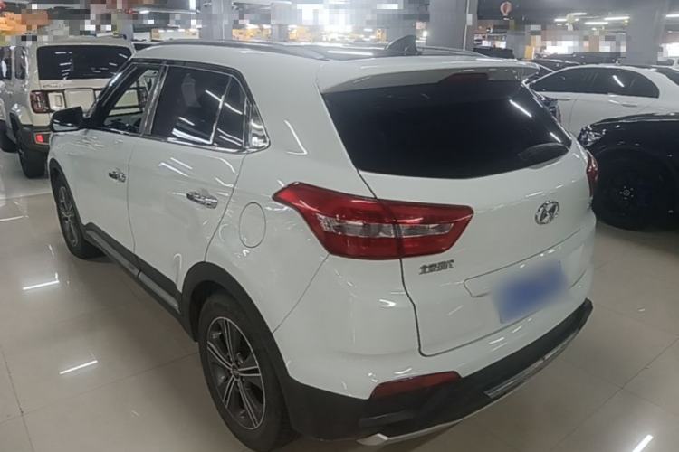 Used Hyundai ix25 2015 1.6L Automatic Two-Wheel-Drive Deluxe DLX Model Rear Left 45 Deg