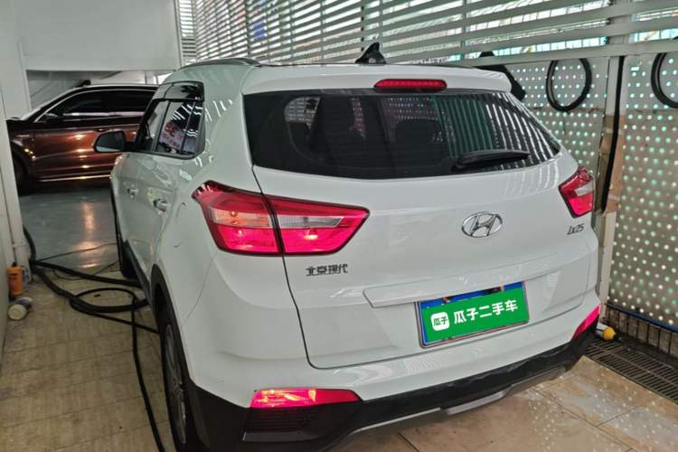 Used Hyundai ix25 2015 1.6L Automatic Two-Wheel Drive Smart GLS Trim Rear Left 45 Deg