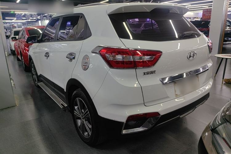 Used Hyundai ix25 2015 1.6L Automatic Two-Wheel-Drive Deluxe DLX Model Rear Left 45 Deg
