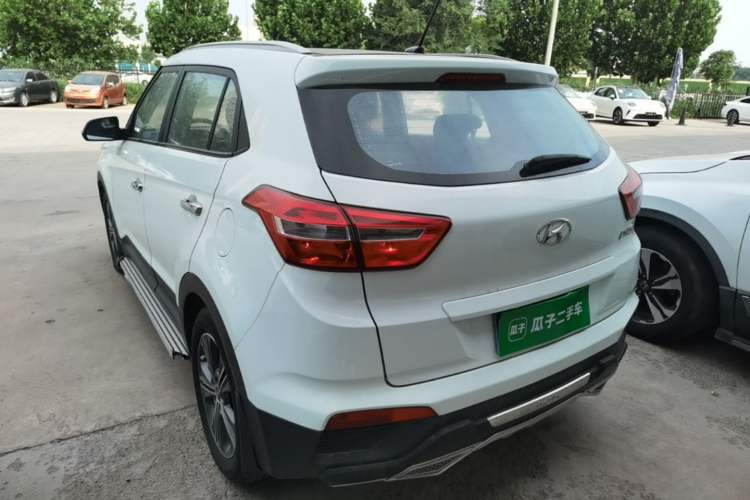 Used Hyundai ix25 2015 1.6L Automatic Two-Wheel Drive Smart GLS Trim Rear Left 45 Deg