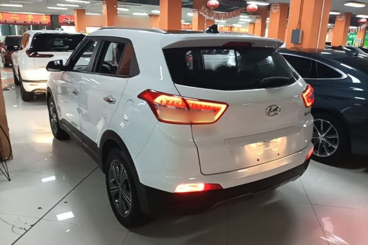Used Hyundai ix25 2015 1.6L Automatic Two-Wheel-Drive Deluxe DLX Model Rear Left 45 Deg
