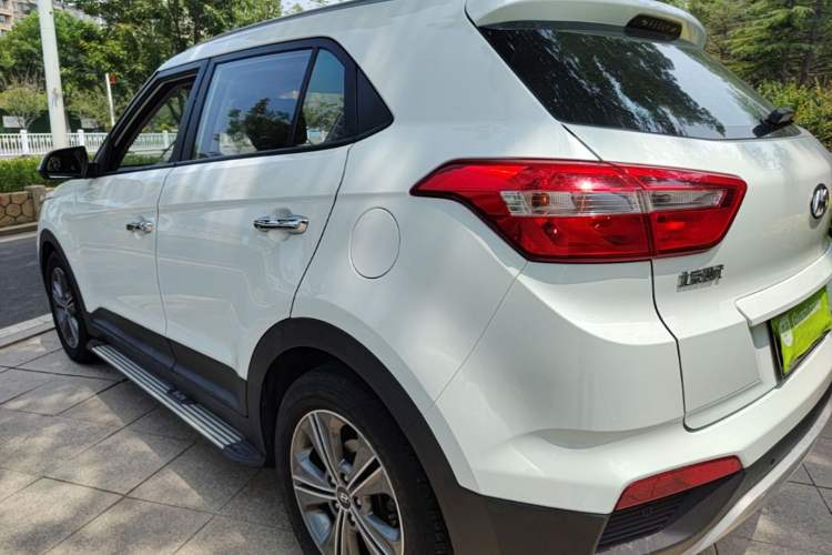 Used Hyundai ix25 2015 1.6L Automatic Two-Wheel Drive Smart GLS Trim Rear Left 45 Deg