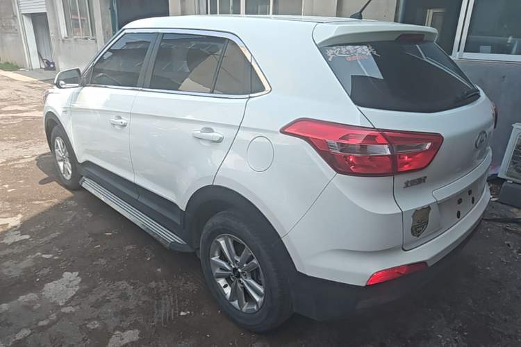 Used Hyundai ix25 2015 1.6L Manual Two-Wheel Drive Fashionable GS Model Rear Left 45 Deg