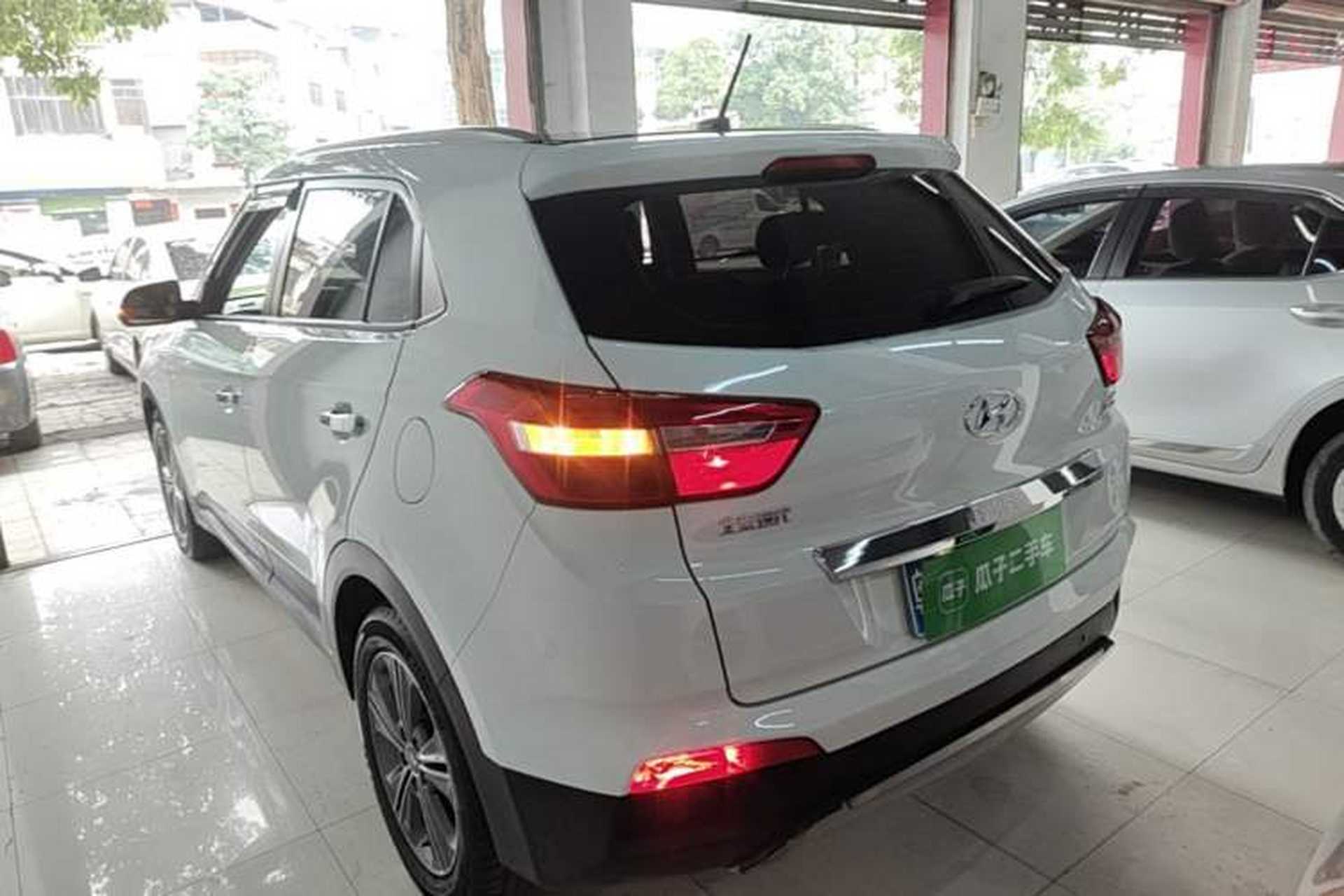 Used Hyundai ix25 2015 1.6L Automatic Two-Wheel Drive Smart GLS Trim Rear Left 45 Deg