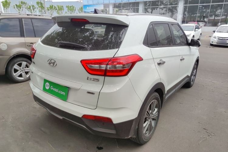 Used Hyundai ix25 2015 2.0L Automatic 4x4 Deluxe DLX Rear Right 45 Deg