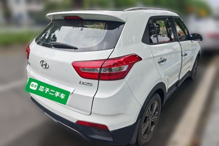 Used Hyundai ix25 2015 1.6L Automatic Two-Wheel-Drive Deluxe DLX Model Rear Right 45 Deg