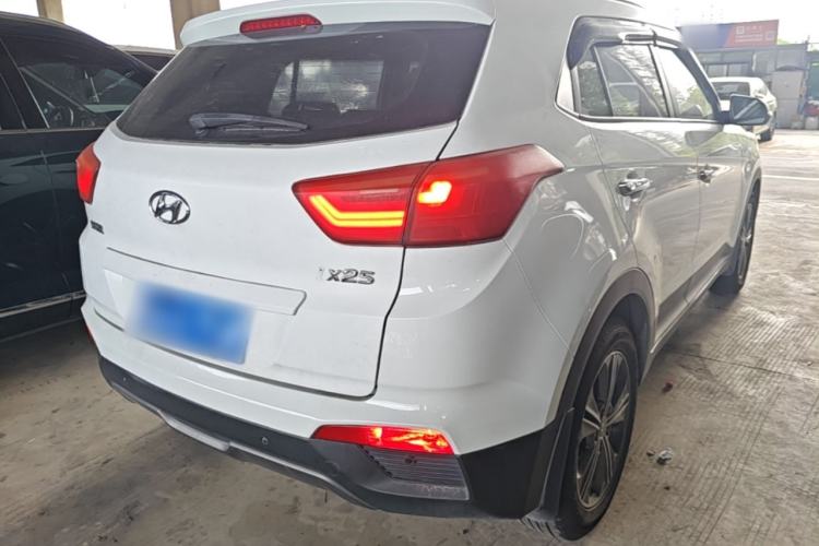 Used Hyundai ix25 2015 1.6L Automatic Two-Wheel Drive Smart GLS Trim Rear Right 45 Deg