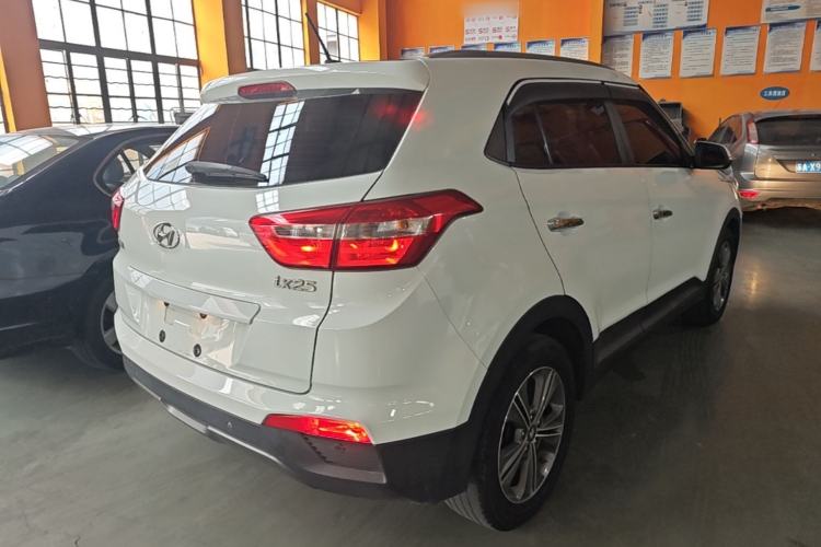 Used Hyundai ix25 2015 1.6L Automatic Two-Wheel Drive Smart GLS Trim Rear Right 45 Deg
