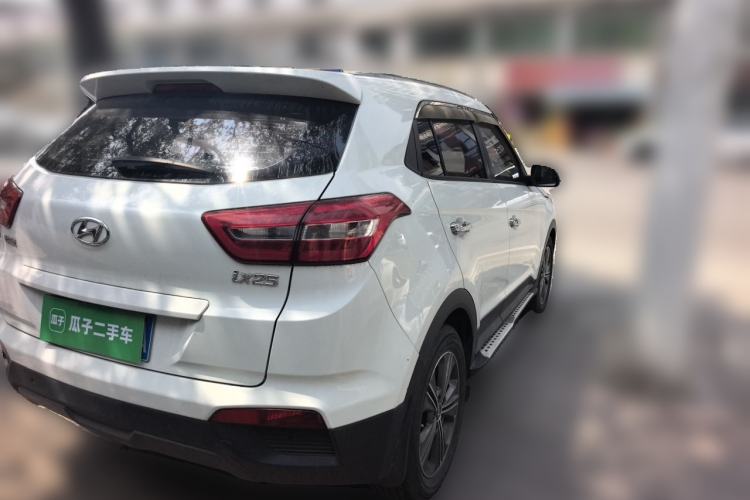 Used Hyundai ix25 2015 1.6L Automatic Two-Wheel-Drive Deluxe DLX Model Rear Right 45 Deg