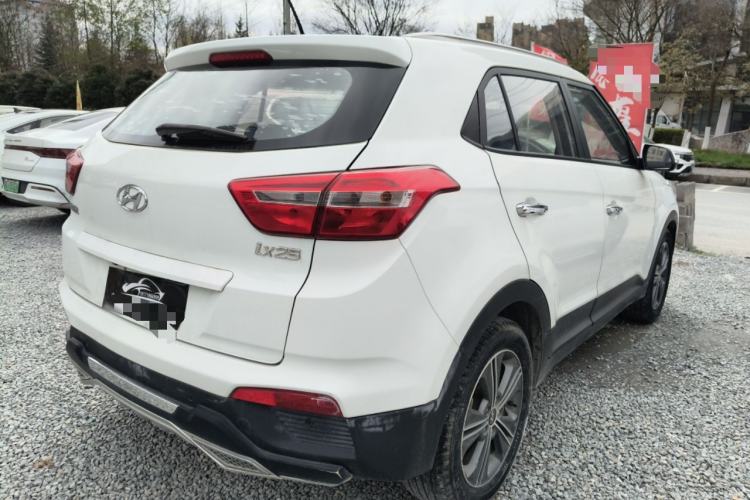 Used Hyundai ix25 2015 1.6L Automatic Two-Wheel Drive Smart GLS Trim Rear Right 45 Deg