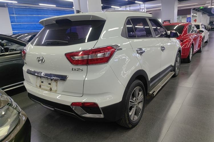 Used Hyundai ix25 2015 1.6L Automatic Two-Wheel-Drive Deluxe DLX Model Rear Right 45 Deg