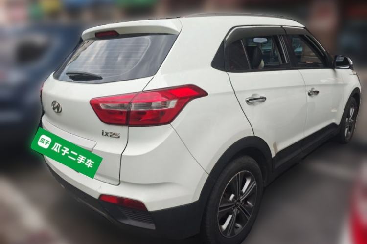 Used Hyundai ix25 2015 1.6L Automatic Two-Wheel Drive Smart GLS Trim Rear Right 45 Deg