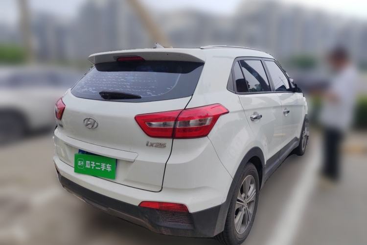 Used Hyundai ix25 2015 1.6L Automatic Two-Wheel-Drive Deluxe DLX Model Rear Right 45 Deg