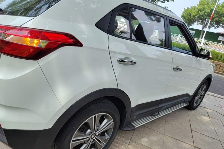 Used Hyundai ix25 2015 1.6L Automatic Two-Wheel Drive Smart GLS Trim Rear Right 45 Deg