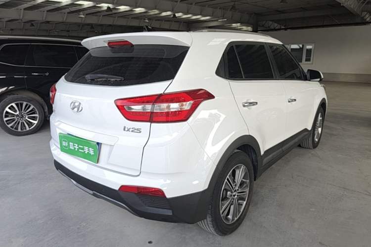 Used Hyundai ix25 2015 1.6L Automatic Two-Wheel-Drive Deluxe DLX Model Rear Right 45 Deg