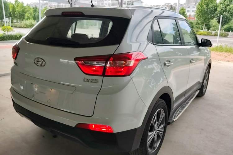 Used Hyundai ix25 2015 1.6L Automatic Two-Wheel Drive Smart GLS Trim Rear Right 45 Deg