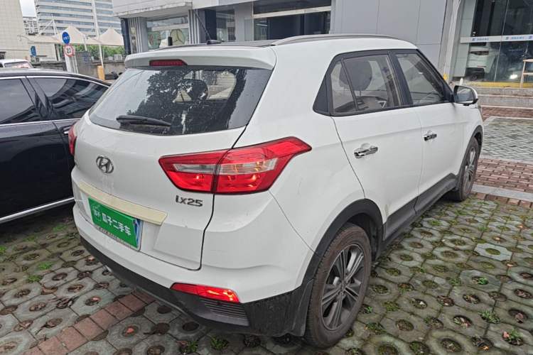 Used Hyundai ix25 2015 1.6L Automatic Two-Wheel Drive Smart GLS Trim Rear Right 45 Deg
