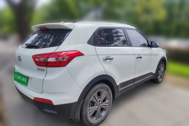 Used Hyundai ix25 2015 1.6L Automatic Two-Wheel-Drive Deluxe DLX Model Rear Right 45 Deg