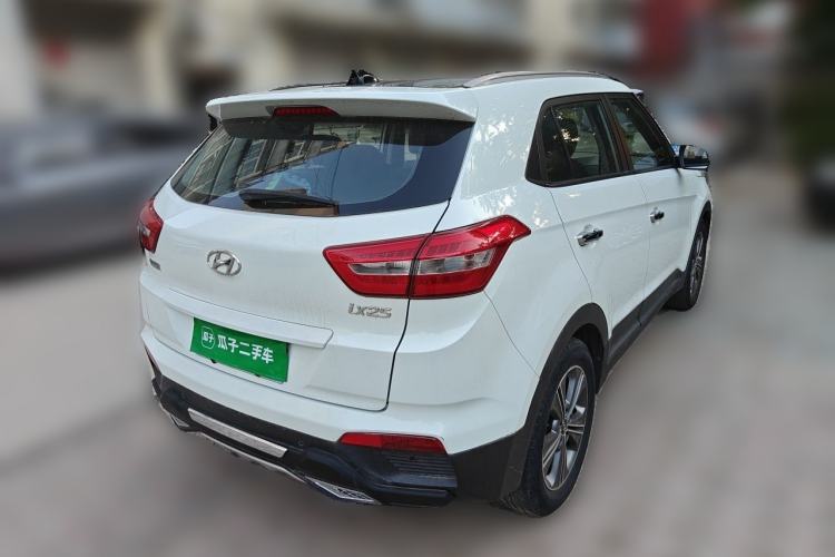 Used Hyundai ix25 2015 1.6L Automatic Two-Wheel-Drive Deluxe DLX Model Rear Right 45 Deg