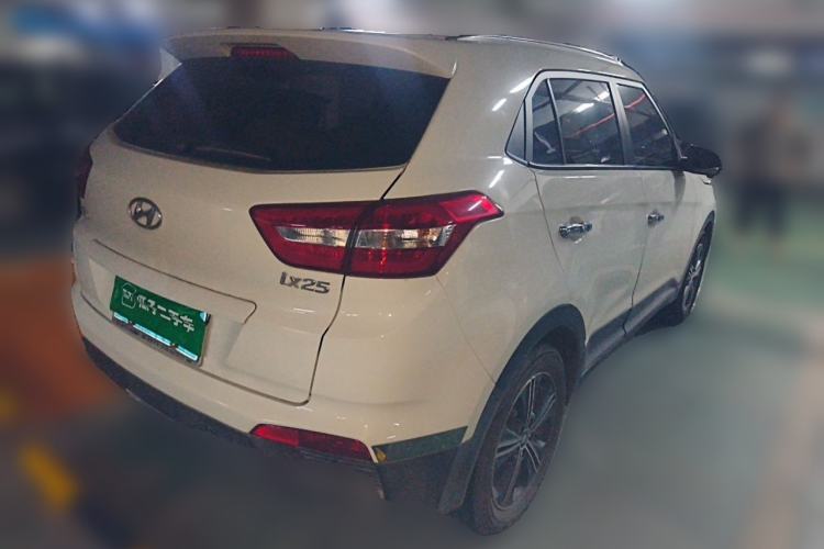 Used Hyundai ix25 2015 1.6L Automatic Two-Wheel-Drive Deluxe DLX Model Rear Right 45 Deg