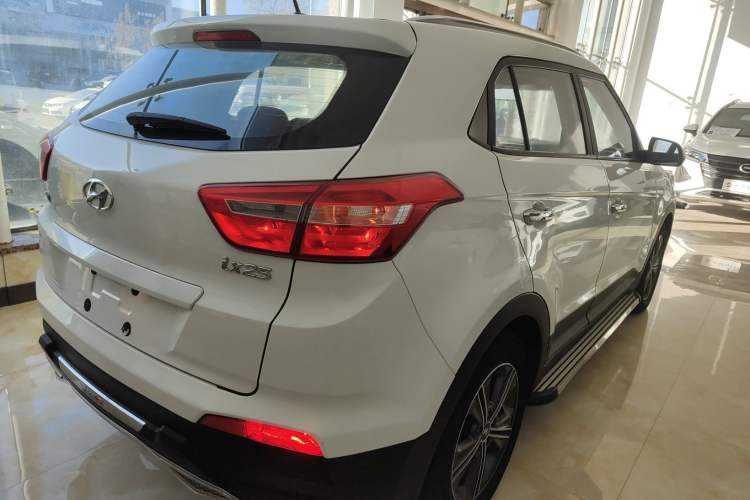 Used Hyundai ix25 2015 1.6L Automatic Two-Wheel Drive Smart GLS Trim Rear Right 45 Deg