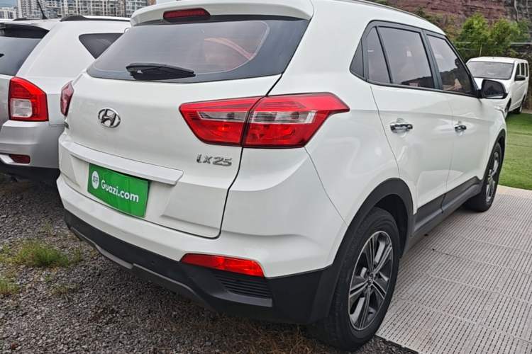 Used Hyundai ix25 2015 1.6L Automatic Two-Wheel Drive Smart GLS Trim Rear Right 45 Deg