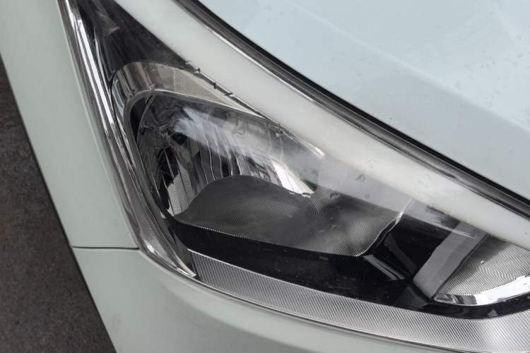Used Hyundai ix25 2015 1.6L Automatic Two-Wheel Drive Smart GLS Trim Right Front Headlight