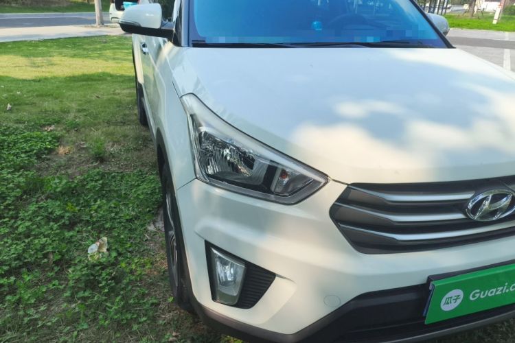 Used Hyundai ix25 2015 1.6L Automatic Two-Wheel Drive Smart GLS Trim Right Front Headlight