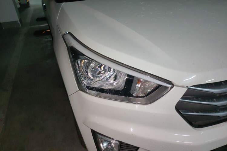 Used Hyundai ix25 2015 1.6L Automatic Two-Wheel Drive Smart GLS Trim Right Front Headlight