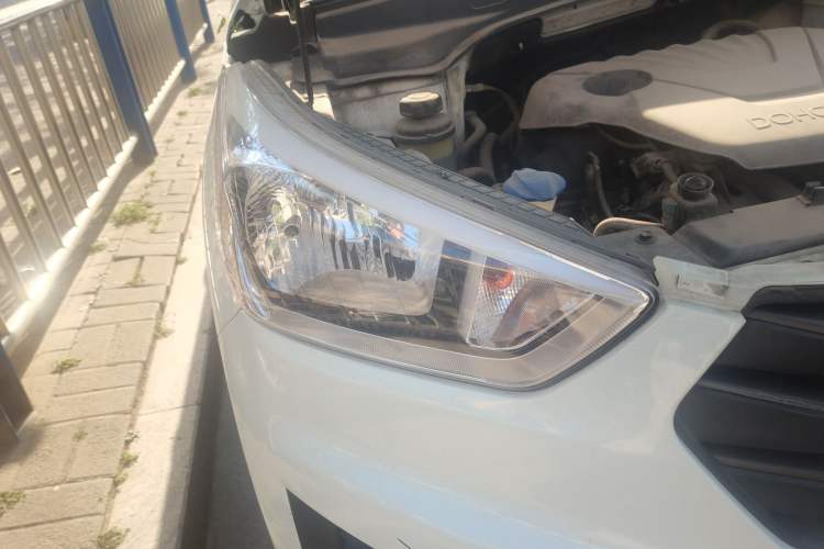 Used Hyundai ix25 2015 1.6L Manual Two-Wheel Drive Fashionable GS Model Right Front Headlight