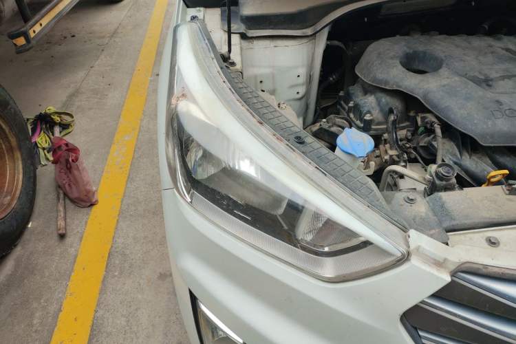 Used Hyundai ix25 2015 1.6L Automatic Two-Wheel Drive Smart GLS Trim Right Front Headlight