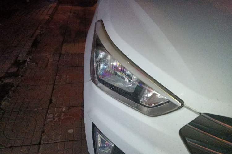 Used Hyundai ix25 2015 1.6L Automatic Two-Wheel Drive Smart GLS Trim Right Front Headlight