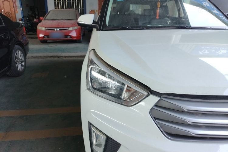 Used Hyundai ix25 2015 1.6L Automatic Two-Wheel Drive Smart GLS Trim Right Front Headlight
