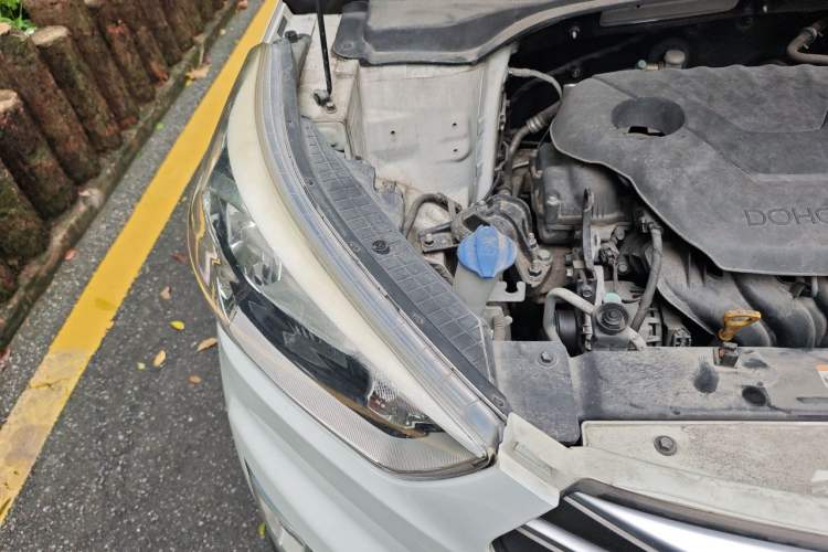 Used Hyundai ix25 2015 1.6L Automatic Two-Wheel Drive Smart GLS Trim Right Front Headlight
