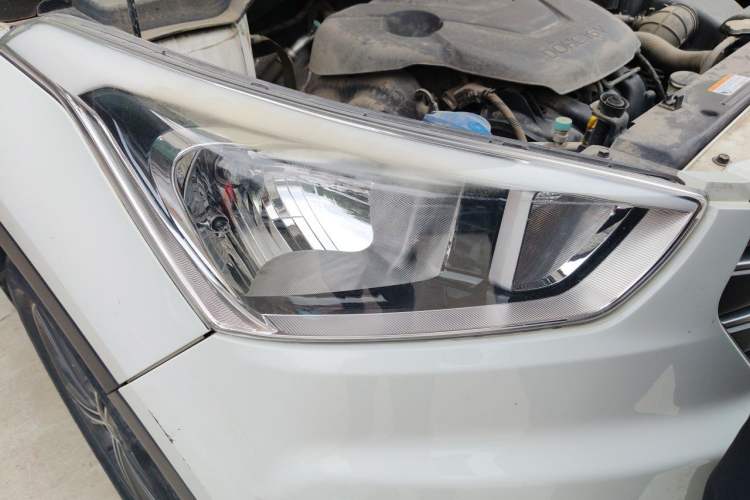 Used Hyundai ix25 2015 1.6L Automatic Two-Wheel Drive Smart GLS Trim Right Front Headlight