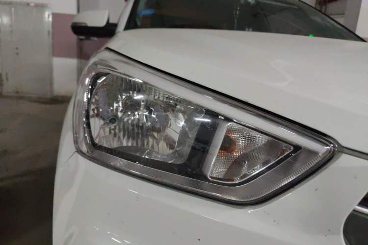 Used Hyundai ix25 2015 1.6L Automatic Two-Wheel Drive Smart GLS Trim Right Front Headlight