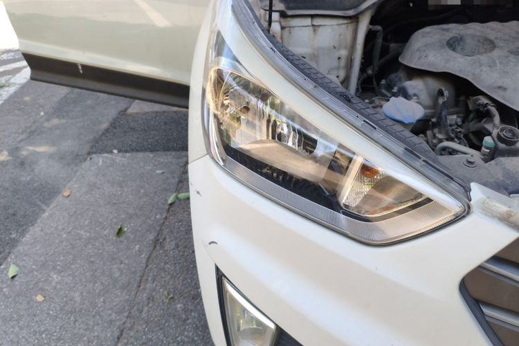 Used Hyundai ix25 2015 1.6L Automatic Two-Wheel Drive Smart GLS Trim Right Front Headlight