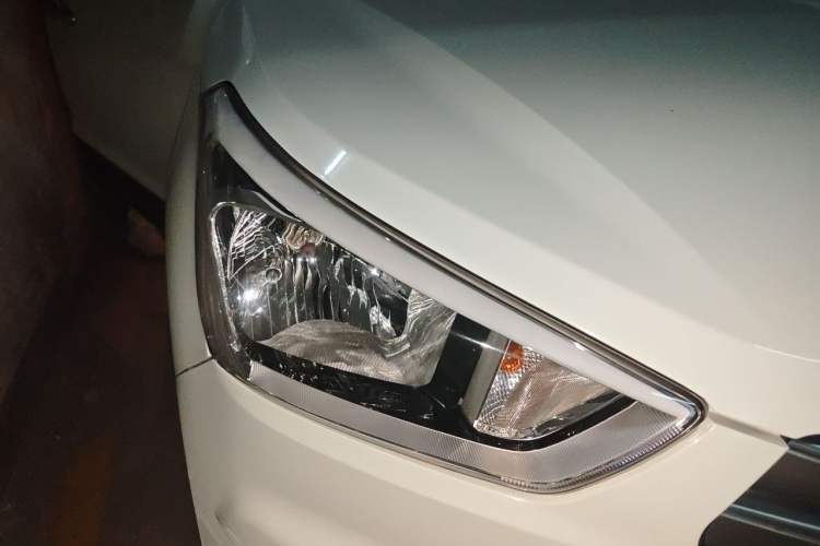Used Hyundai ix25 2015 1.6L Automatic Two-Wheel Drive Smart GLS Trim Right Front Headlight