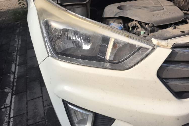 Used Hyundai ix25 2015 1.6L Automatic Two-Wheel Drive Smart GLS Trim Right Front Headlight