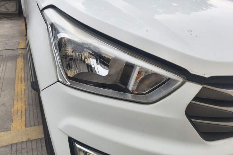 Used Hyundai ix25 2015 1.6L Automatic Two-Wheel Drive Smart GLS Trim Right Front Headlight