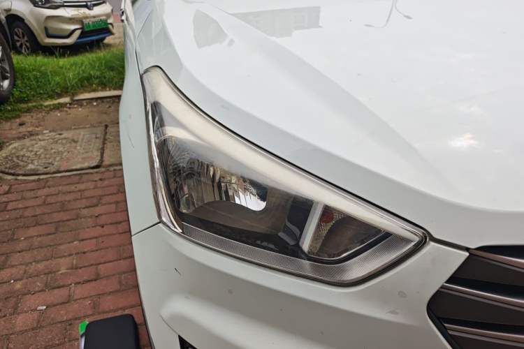 Used Hyundai ix25 2015 1.6L Automatic Two-Wheel Drive Smart GLS Trim Right Front Headlight