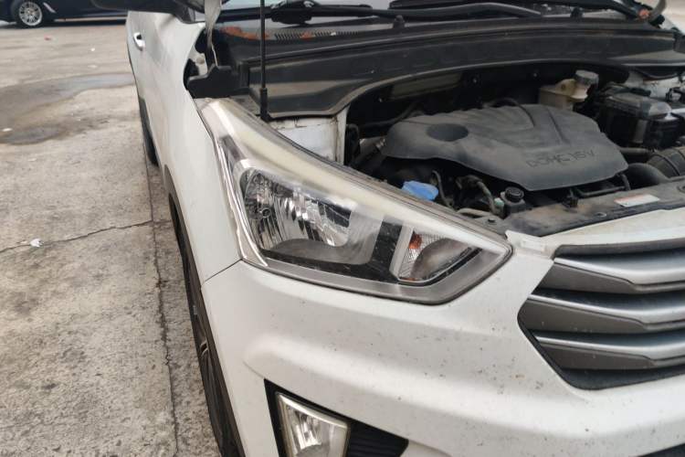 Used Hyundai ix25 2015 1.6L Automatic Two-Wheel Drive Smart GLS Trim Right Front Headlight
