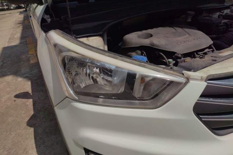 Used Hyundai ix25 2015 1.6L Automatic Two-Wheel Drive Smart GLS Trim Right Front Headlight